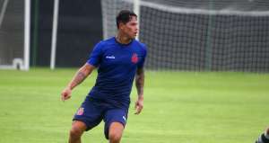 Giovanni Augusto comemora ponto conquistado diante do Santos