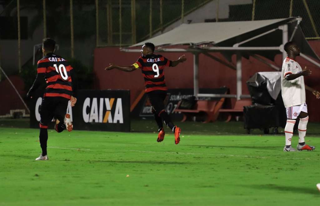 Vitória massacra o Flamengo pelas semifinais do Brasileirão Sub-20