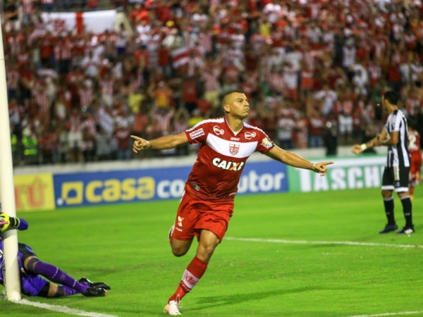 Série B: CRB diz que Neto Baiano não treinou e jogador é dúvida para clássico