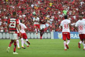 Brasileirão esquenta com São Paulo, Palmeiras, Internacional e Flamengo disputando ponta