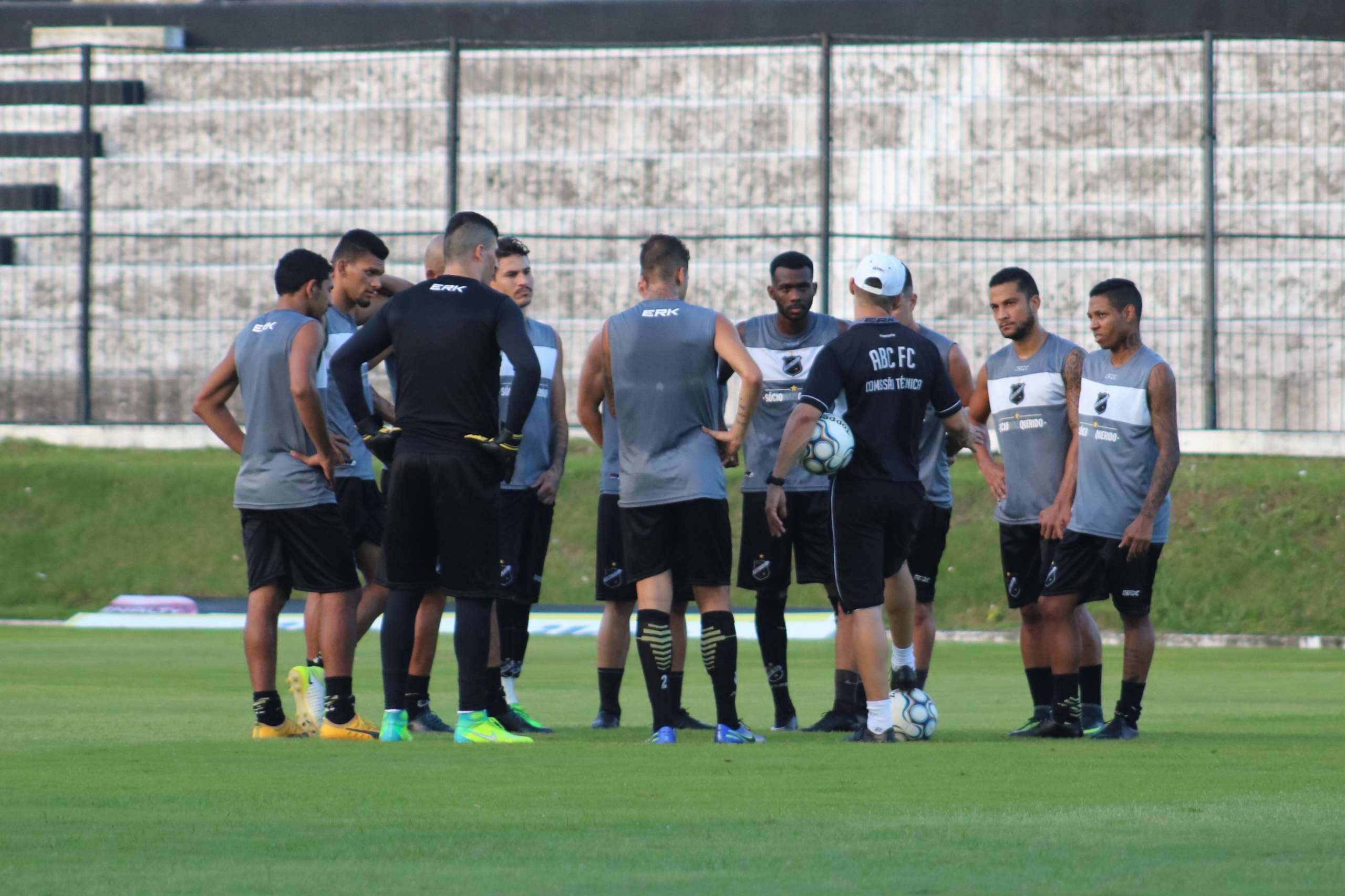 ABC espera liberação de pagamento do Corinthians para acertar salários atrasados