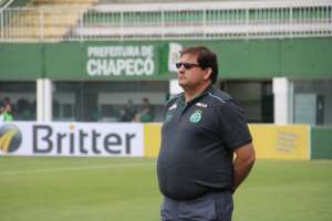 Guto Ferreira aposta em ‘escalação vencedora’ para Chapecoense voltar a vencer