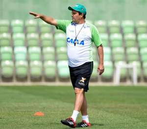 América-MG X Corinthians - Coelho tenta se afastar da zona da degola