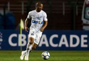 Carlos Sanchéz se diz a favor da permanência de Peres no Santos