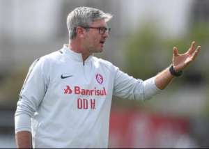 Odair faz mistério e esperará atitude do Vitória para adotar estratégia do Inter