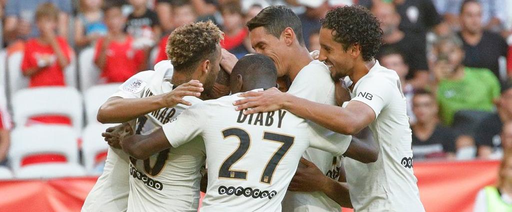 Com 2 gols de Neymar, PSG vence Nice e iguala recorde de 81 anos Com 2 gols de Neymar, PSG vence Nice e iguala recorde de 81 anos