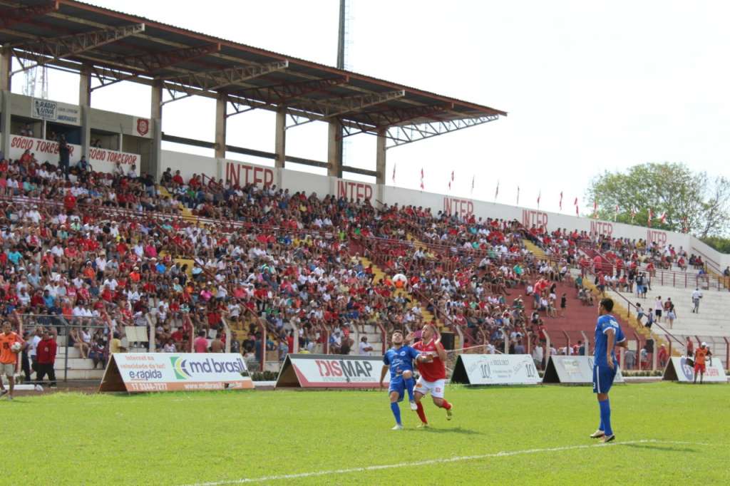 Com a ajuda do Futebol Sustentável, a Inter de Bebedouro venceu o Itararé e avançou para às semifinais (Foto: Grazielle Mariano)