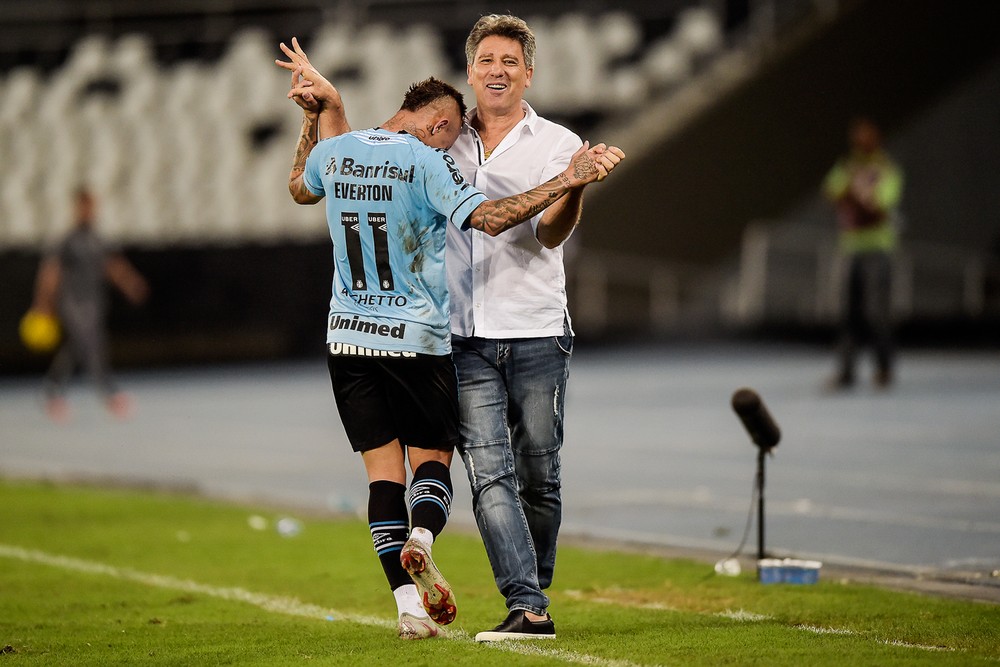 Everton comemora gol ‘inédito’ e Renato Gaúcho valoriza Grêmio no G4