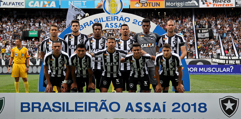 Aliviado por sequência positiva, Botafogo tenta segurar o líder do Brasileirão
