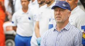 Mano Menezes vê derrota do Cruzeiro justa e critica Deyverson
