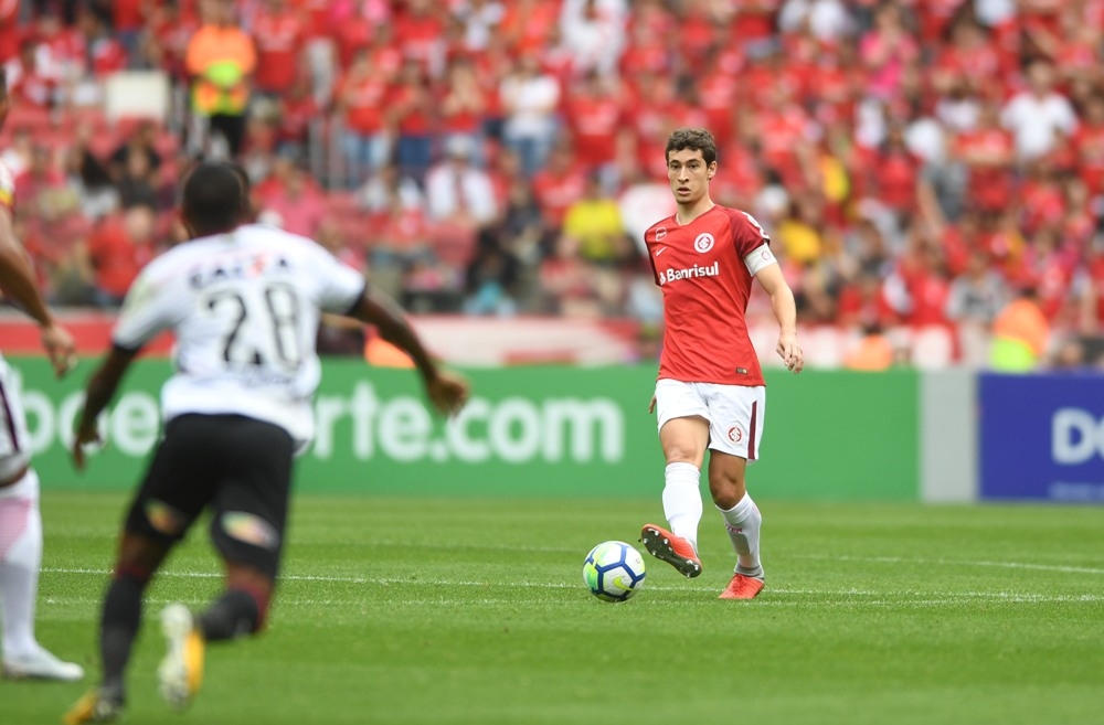O Vitória surpreendeu ao abrir o placar logo aos dois minutos de jogo, mas não conseguiu segurar (Foto: Ricardo Duarte/Internacional)