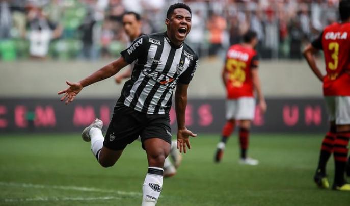 Elias comemora o empate do Atlético-MG após passe perfeito de Chará. Foto: Atlético-MG - Oficial
