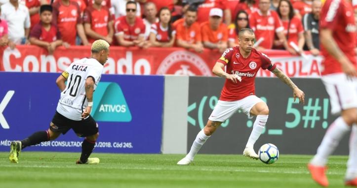 D'Alessandro jogou e cobrou pênalti que deu a vitória ao Inter sobre o Vitória no Beira Rio