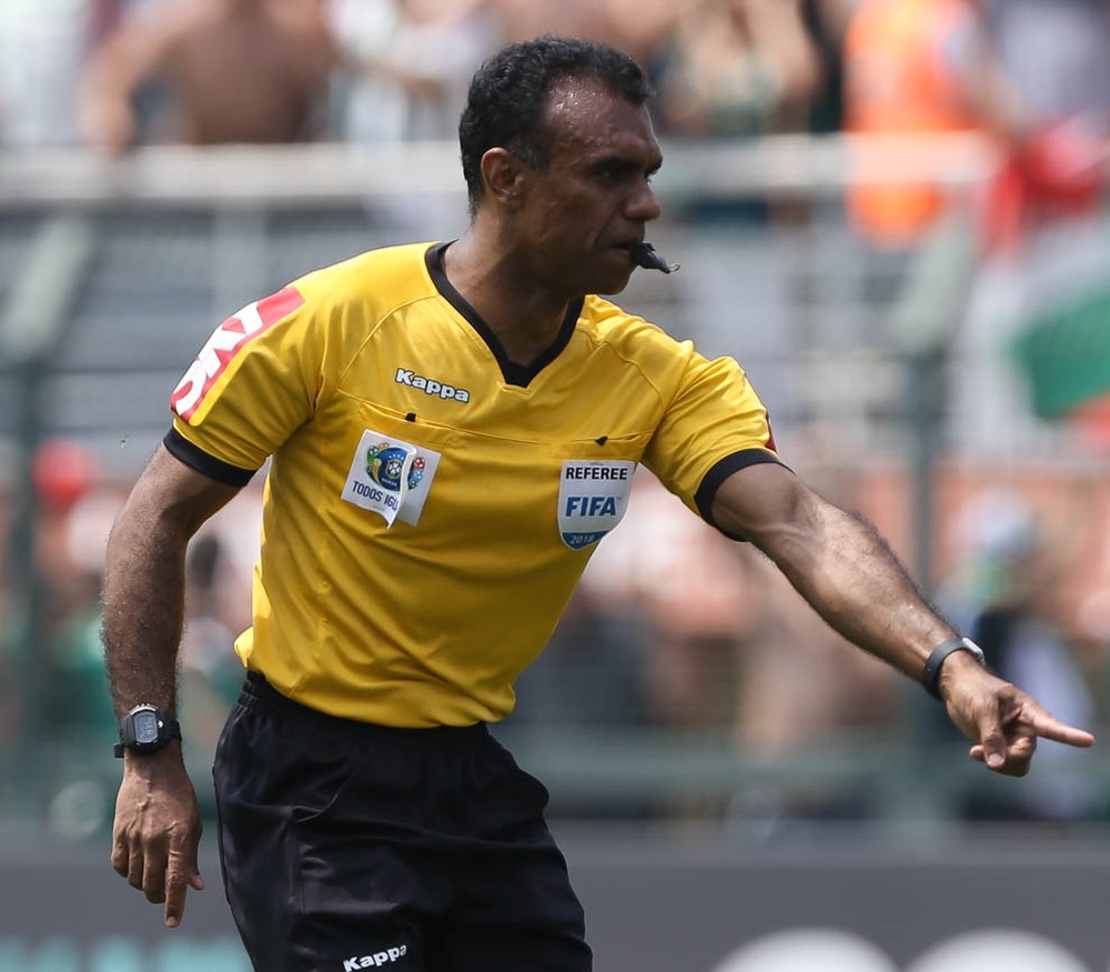 CBF ‘reavaliará’ árbitros que marcaram pênaltis erroneamente em rodada do Brasileiro