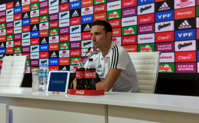 Scaloni promoveu uma revolução na convocação. Deixou de lado nomes como Di María, Messi e Agüero e promoveu jovens menos conhecidos, como Juan Foytth e Rodrigo de Paul (Foto: Divulgação/Seleção Argentina)