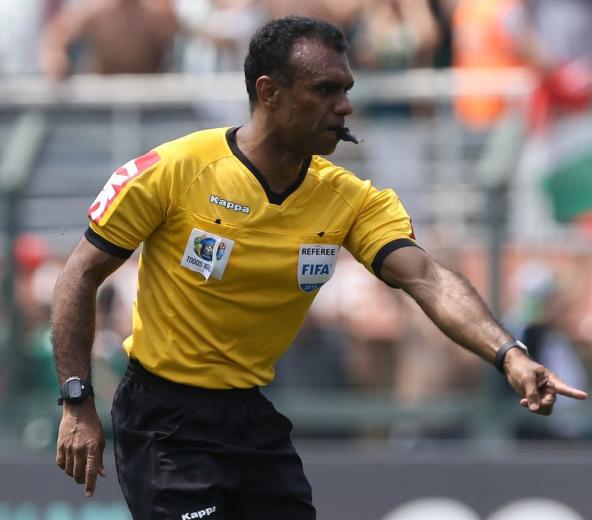 No duelo de domingo contra o Cruzeiro, Gustavo Gómez fez uma falta fora da área, mas o juiz Dewson Fernando Freitas da Silva anotou pênalti (Foto: Divulgação/Ag. Palmeiras)