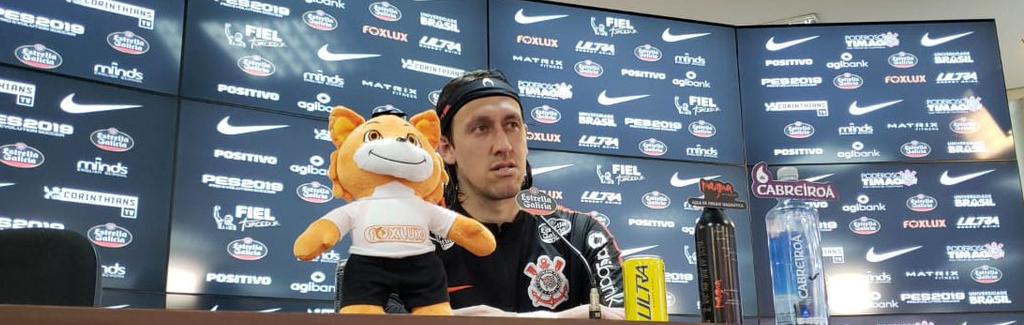 O goleiro ressaltou a importância de saber atacar e se defender (foto: Divulgação/ Corinthians)