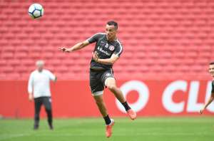 Damião tem lesão confirmada, para por 10 dias e vira 4ª baixa do Inter