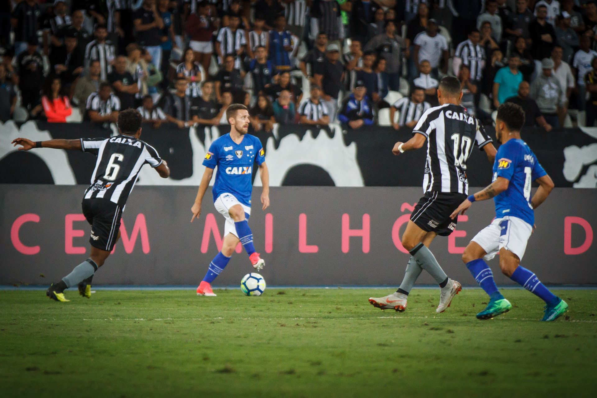 Próximo de decisão contra o Boca, Ezequiel celebra marca especial pelo Cruzeiro