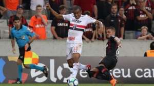 Régis é afastado mais uma vez no São Paulo por problemas pessoais