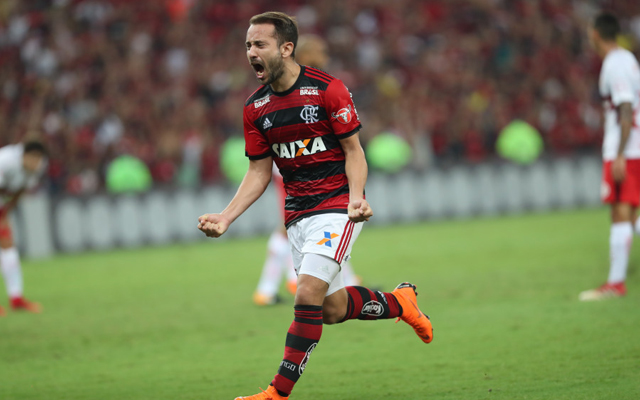 Éverton Ribeiro revela reunião para cobranças e diz acreditar no título do Fla