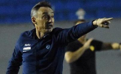 Roberto Fonseca: segurou o ataque do Goiás