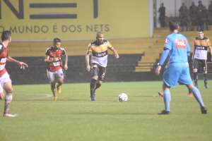 Série B: Rodrigo Souza comemora ponto conquistado pelo Oeste fora: 