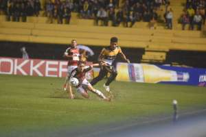 SÉRIE B: Goiás empata com Londrina e vê CSA vencer Paysandu e colar