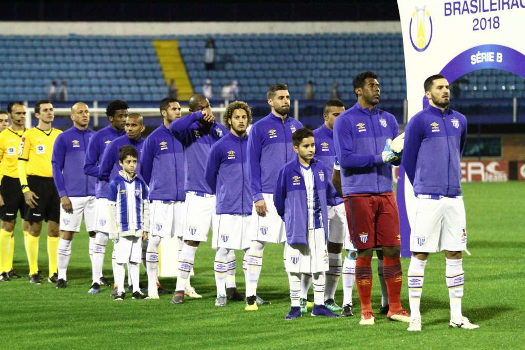 André Moritz espera manutenção do Avaí no G4 e foca em duelo com o Boa Esporte dentro de casa na Série B