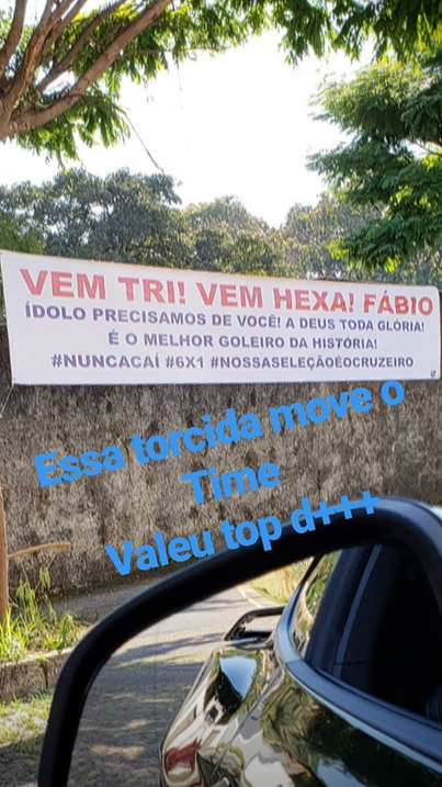 Libertadores: Torcida do Cruzeiro espalha faixas com mensagens de apoio aos jogadores (Foto: Fábio)