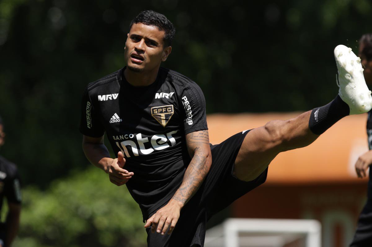 Por segurança, São Paulo nega pedido da torcida para abrir treino