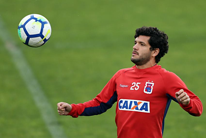 Ortigoza acumula passagens por grandes clubes brasileiros. Ele já defendeu o Palmeiras, em 2009, e o Cruzeiro, em 2011