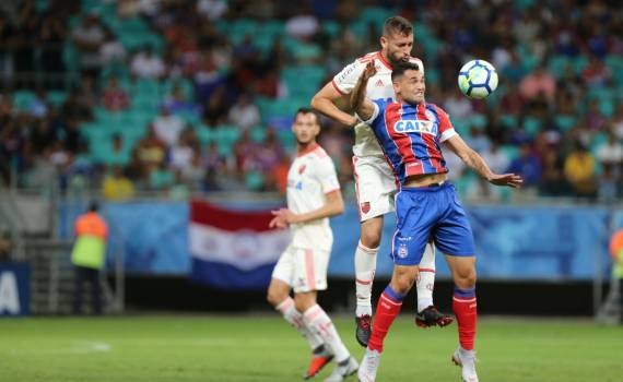 Diego fica fora de treino e Dorival faz mistério no Flamengo para sexta