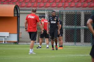 São Paulo aprimora finalizações em treino às vésperas do clássico contra o Palmeiras