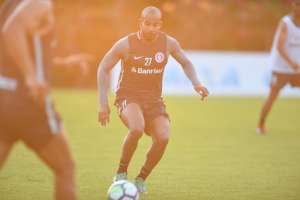 Patrick admite queda de rendimento no Inter: 'Não venho fazendo bons jogos'