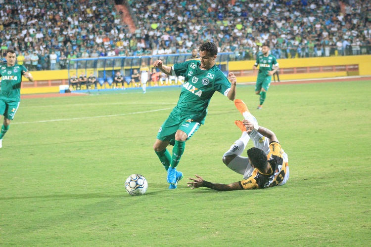 Série B: Michael “ignora” Corinthians e quer ficar no Goiás em 2019