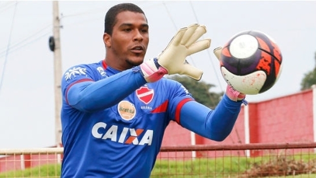 Série B: Vila Nova é condenado a pagar R$ 730 mil ao goleiro Elisson