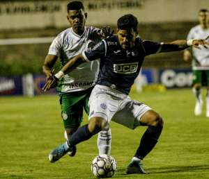 Árbitro cita ‘golpe no rosto’ como motivo da expulsão de jogador do Guarani