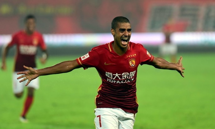 CHINES: Com gol e duas assistências, Alan comanda a vitória do Guangzhou Evergrande