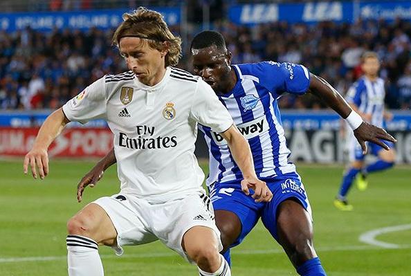 ESPANHOL: Real chega a 400 minutos sem marcar, perde do Alavés no fim e amplia má fase