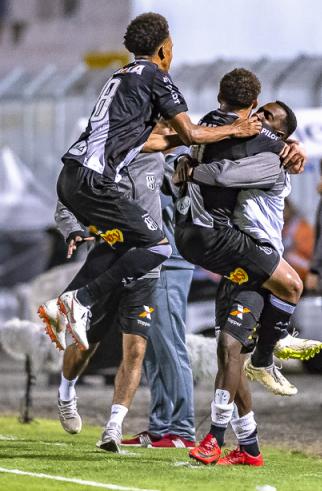 André Luis marcou gol da vitória. Foto: Fábio Leone
