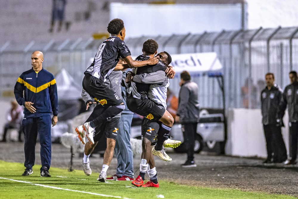 SÉRIE B: Vila Nova evita derrota no fim; Ponte Preta vence CRB e sonha com G4