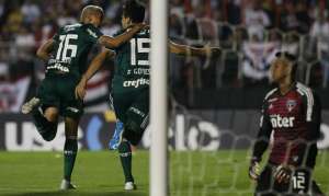BRASILEIRÃO: Palmeiras leva o Clássico Rei e dispara na liderança