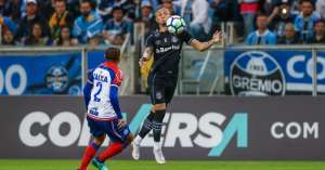 Após sentir incômodo muscular contra o Bahia, Everton vira preocupação no Grêmio
