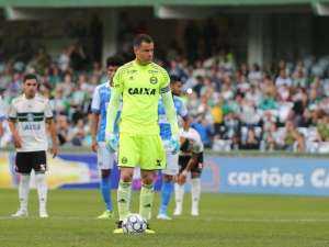 Seleção FI da Série B tem goleiro-artilheiro, zagueiro de líder e técnico veterano