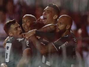 Palmeiras quebra tabu contra o São Paulo e dispara na ponta do Brasileirão