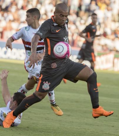 Emerson Sheik é piada no Corinthians