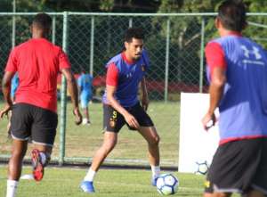Hernane Brocador volta aos treinos do Sport antes do previsto