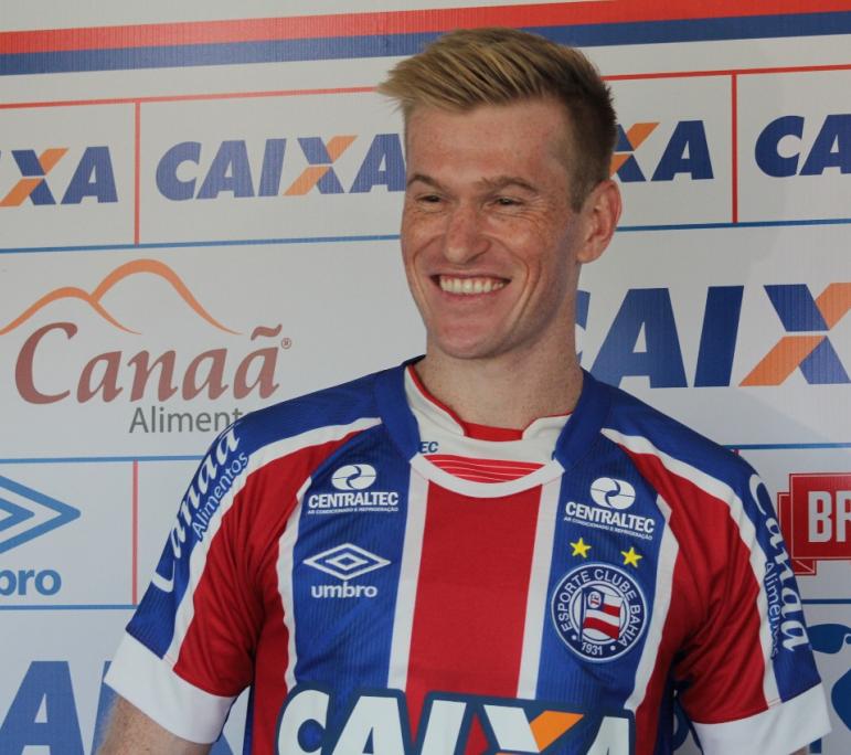 O zagueiro Douglas Grolli, foto, retorna a equipe após cumprir suspensão (foto: Divulgação/ Bahia)