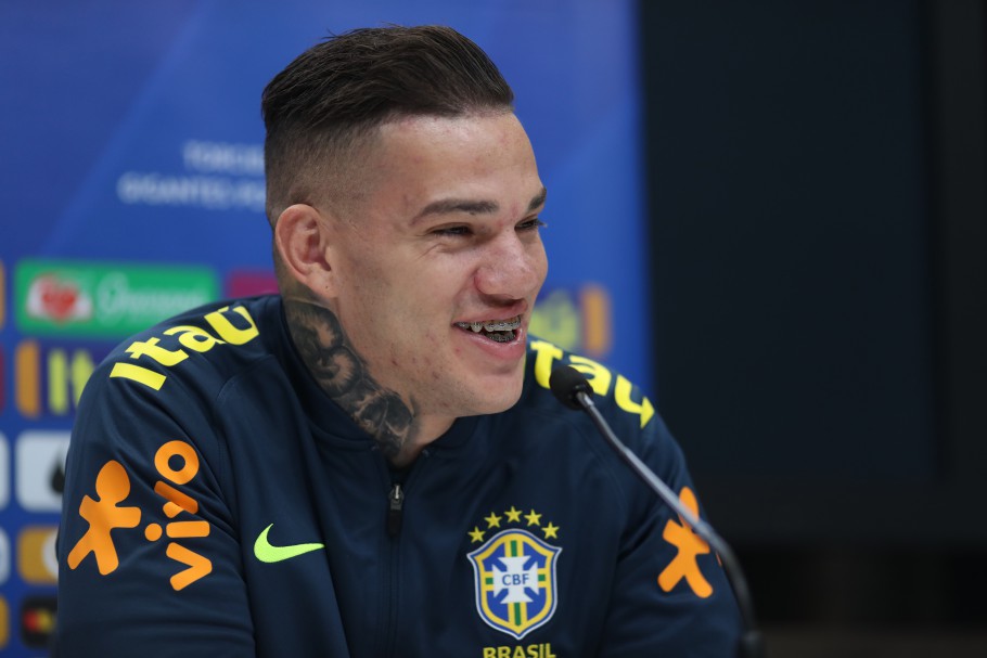 Titular contra a Arábia Saudita, Ederson comemora chance na seleção